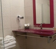 In-room Bathroom 3 La Bastidie