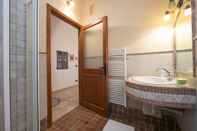 In-room Bathroom Dolceacqua Primo