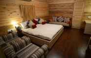 Kamar Tidur 2 Palm Green Club