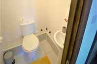 In-room Bathroom Freemantle A3