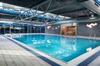 Swimming Pool Radisson Hotel & Conference Centre London Heathrow