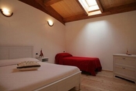 Kamar Tidur Agriturismo Adorno