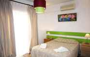 Bedroom 7 E-Nove Lounge Hostel Caffe