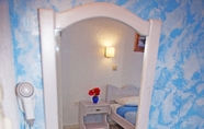 Kamar Tidur 4 Hotel Saint George Valsamitis