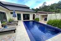 Swimming Pool Charis Janda Baik Villas