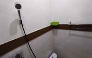 Toilet Kamar 3 Homestay Menspul 27