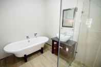 Toilet Kamar Abella Bed and Breakfast