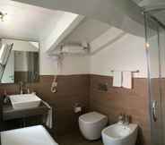 In-room Bathroom 2 Faro Bianco Bb Fronte Mare