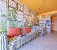 Lobby 5 Laigueglia Beach