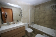 In-room Bathroom Apartamento Ronda Mar C10