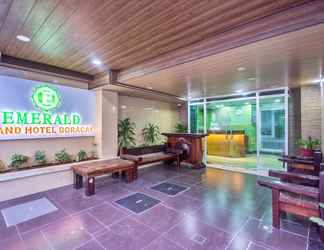 Lobi 2 Emerald Island Hotel