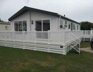 Exterior 2 Camber Sands Lodge