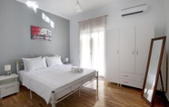 Phòng ngủ 7 Kolonos - A Renovated Apartment