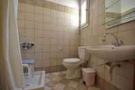 In-room Bathroom Hotel El Greco Sitia