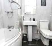 Toilet Kamar 4 Pullman House Serviced Apartments