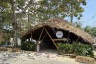 Bangunan Beach House Camp