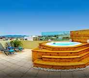 Entertainment Facility 2 Luxury Sea View Penthouse with Hot Tub