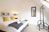 Bedroom Kings Corner- Townhouse in the city