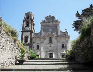 Bangunan 2 House Nunziatina in the Heart of Lipari