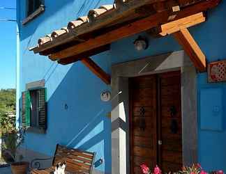 Others 2 Blue House Near Bagnoregio-overlooking the Umbrian Mountains and Tiber Valley