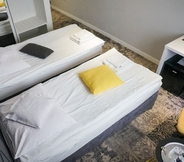 Kamar Tidur 6 Hotel Nafta Krosno