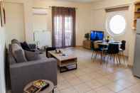 Ruang Umum Glamour Rooftop Apartment near Athens