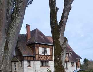 Exterior 2 Le Manoir du Coeur Volant B&B