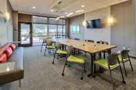 Functional Hall Springhill Suites by Marriott Durango