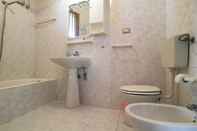 Phòng tắm bên trong Villetta San Giovanni Beach