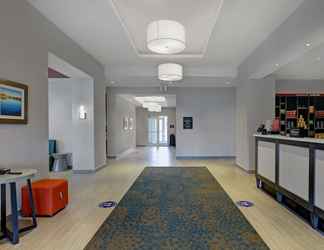 Lobby 2 Hampton Inn & Suites by Hilton Belleville