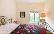 Kamar Tidur 3 Delightful Cottage for 2 set Within Pretty Garden