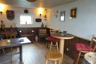 Bar, Cafe and Lounge Pension Zum Adler