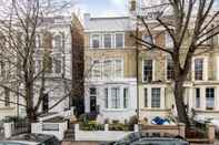 Bangunan Charming Apartment Close to Notting Hill