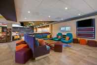 Lobby Tru by Hilton Alcoa Knoxville Airport