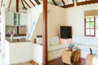 พื้นที่สาธารณะ 4 Bedroom Beach Front Villa Sea Breeze SDV229B-By Samui Dream Villas