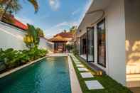 Swimming Pool Villa Clover