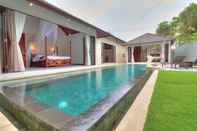 Swimming Pool Villa Kaya