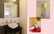 In-room Bathroom 7 Dvor Pension