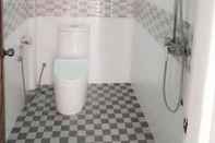 Toilet Kamar Sunrise Square Motel