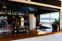 Bar, Cafe and Lounge Apartamentos Surfing San Vicente