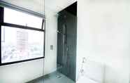 Toilet Kamar 7 Zenith Suites JBCC by OKGOSTAY