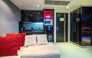 ห้องนอน 2 Absolute Bangla Suites by Lofty