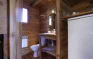 In-room Bathroom 6 Village Huttopia Lanmary