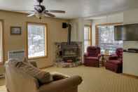 Lobby Alpenglow Vacation Rentals