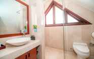 Toilet Kamar 5 Luxury Villas - Villa Danang Beach