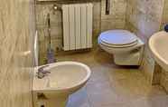 Toilet Kamar 7 Appartamenti Viale Italia