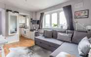 Ruang Umum 2 Chic and Cosy 1 Bed Flat in Nw-london