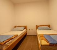 Kamar Tidur 4 Guesthouse Jadran