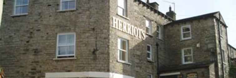 Bên ngoài Herriot's in Hawes