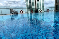 Swimming Pool D' Le Roi Soleil Luxury Apartment Wesstlake